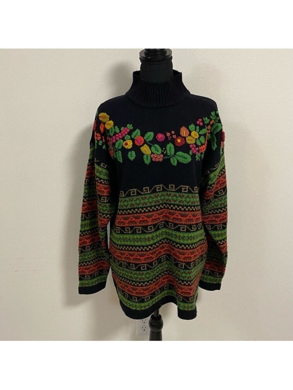 Waves Sweater Women’s Size small Embroidered Fall Floral & berries Sweater